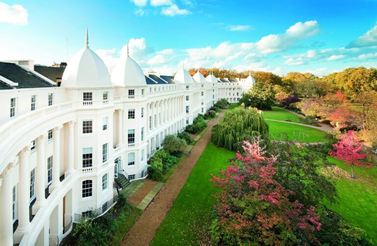 Top 10 MBA Degrees in the UK for 2022